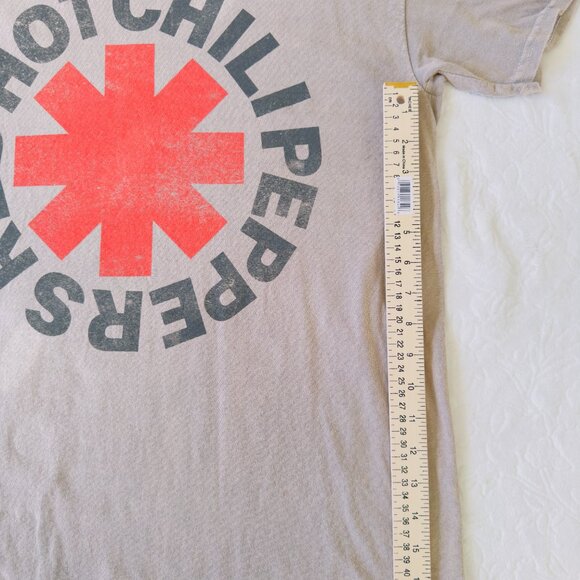 Graphic Tee. Unisex. Size L - Picture 5 of 14